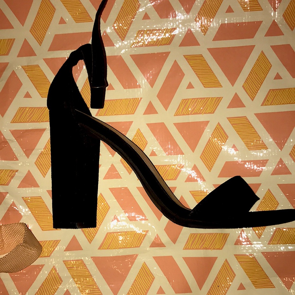 I’m selling these high heels. The high heels brand is Brash. The color is black.